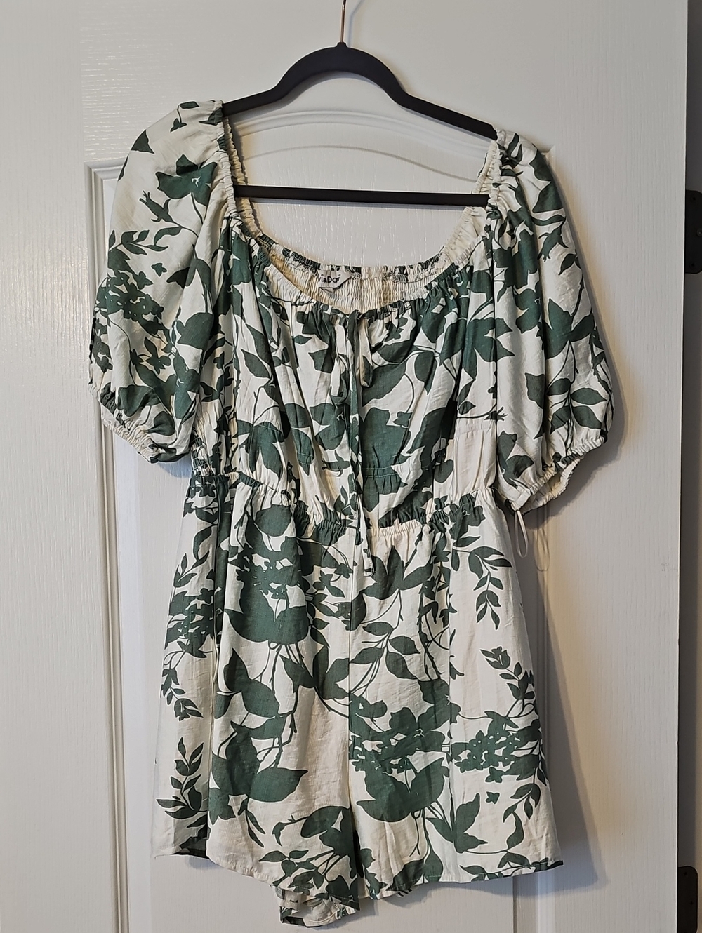 Green Leaf Print Puff Sleeve Romper